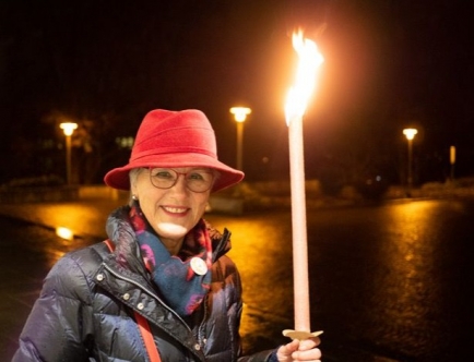Hanna Lienhard - Fackellicht für 50 Jahre Frauenstimmrecht