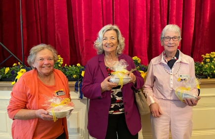 Image: Antoinette de Senarclens, Claire-Lise Mathis et Marga Affolter, membres actifs honorés du Club