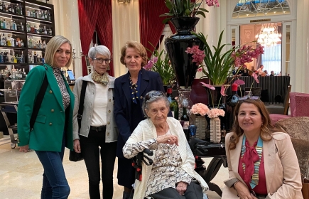Rose-Blanche Haag (au centre), la doyenne du Club, entourée de ses amies de l'Inner Wheel / Photo A.Scerri