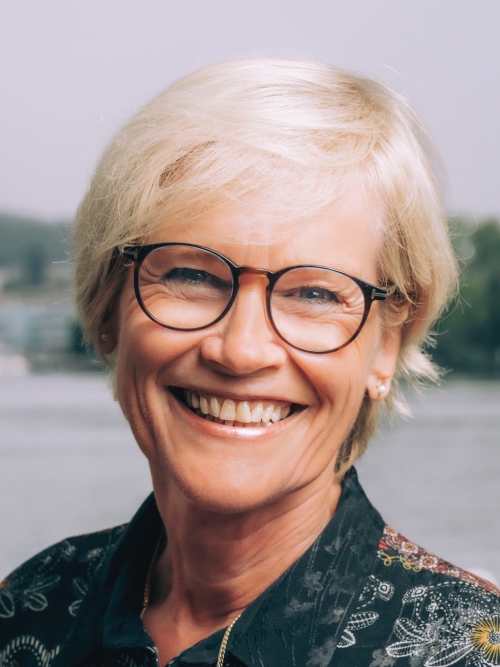 Marie-Christine Könecke, Distrikt-Kassierin