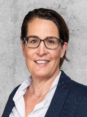 Franziska Zaugg, Gouverneur de district (DG)